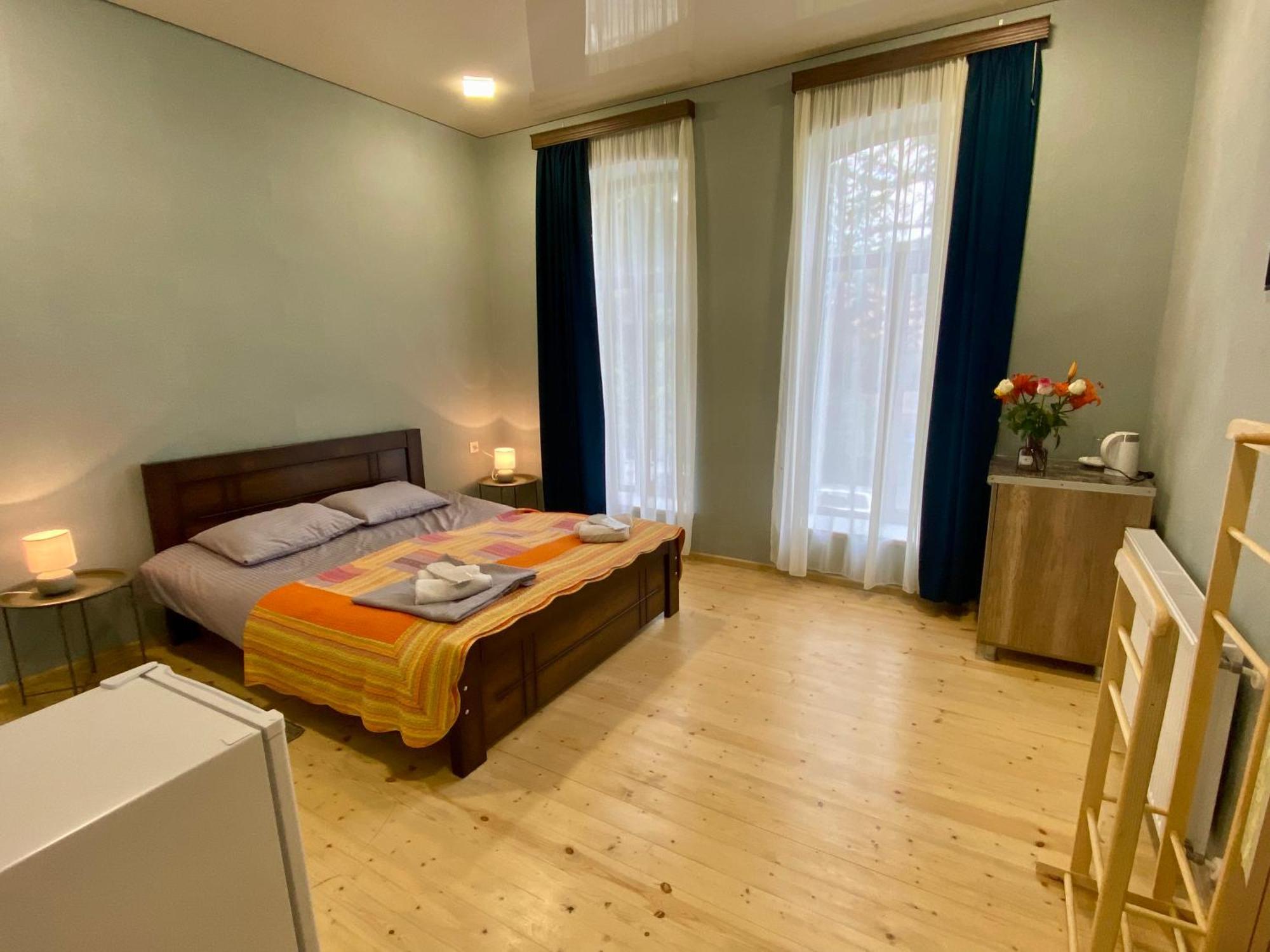 Moedani-Very Center Apartments In Kutaisi Luaran gambar